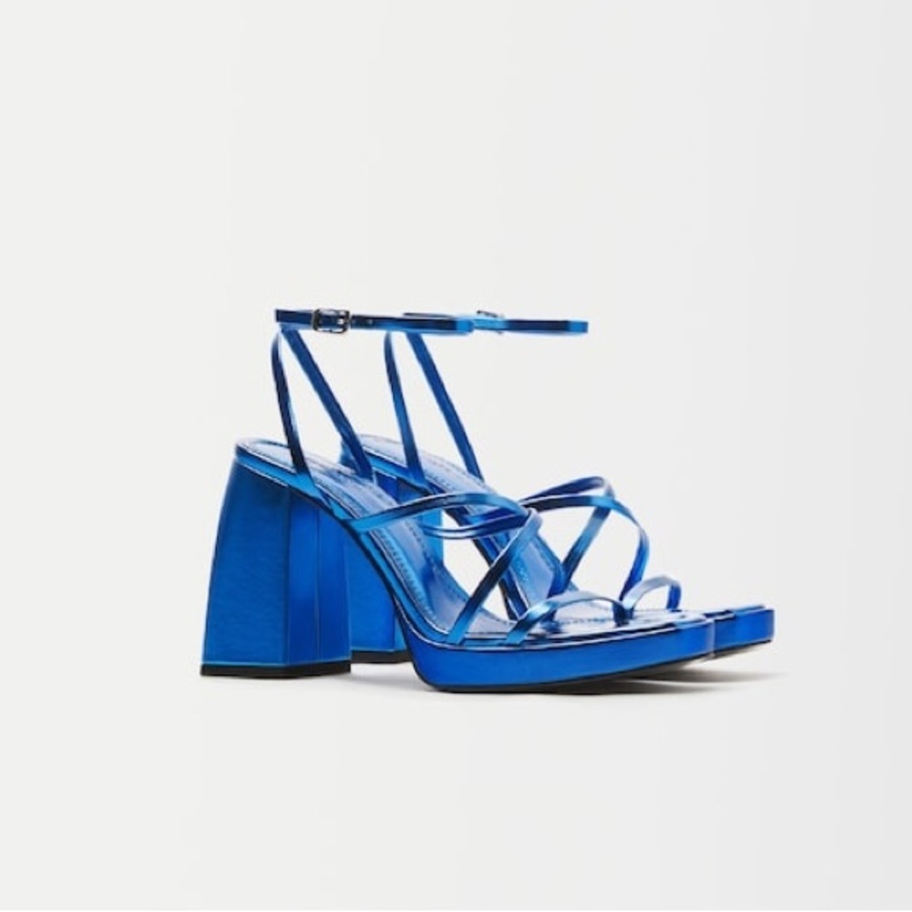 NWT BERSHKA Metallic heeled platform sandals sz 6.5